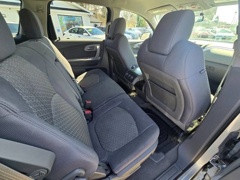 Used 2012 Chevrolet Traverse LS FWD image 32