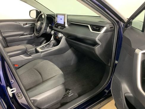 Used 2024 Toyota RAV4 XLE AWD/4WD image 38