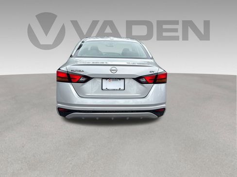 Used 2024 Nissan Altima 2.5 SV FWD image 32