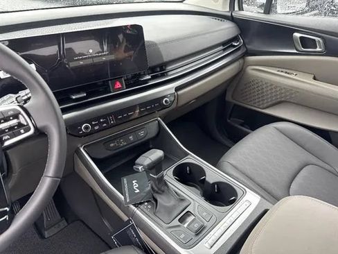New 2026 Kia Carnival FWD image 11