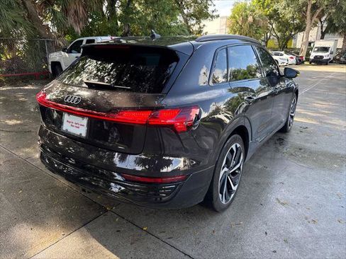Used 2024 Audi Q8 e-tron Premium Plus w/ Premium Plus Package AWD/4WD image 7