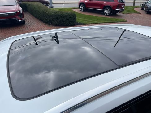 Used 2025 Volvo V60 B5 Cross Country Plus image 13