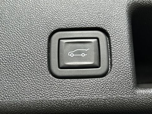 Used 2023 Chevrolet Equinox LT image 27