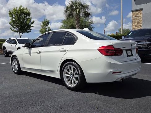 Used 2017 BMW 320i xDrive Sedan AWD/4WD image 4