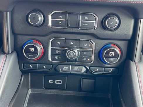 Used 2021 Chevrolet Suburban RST image 11