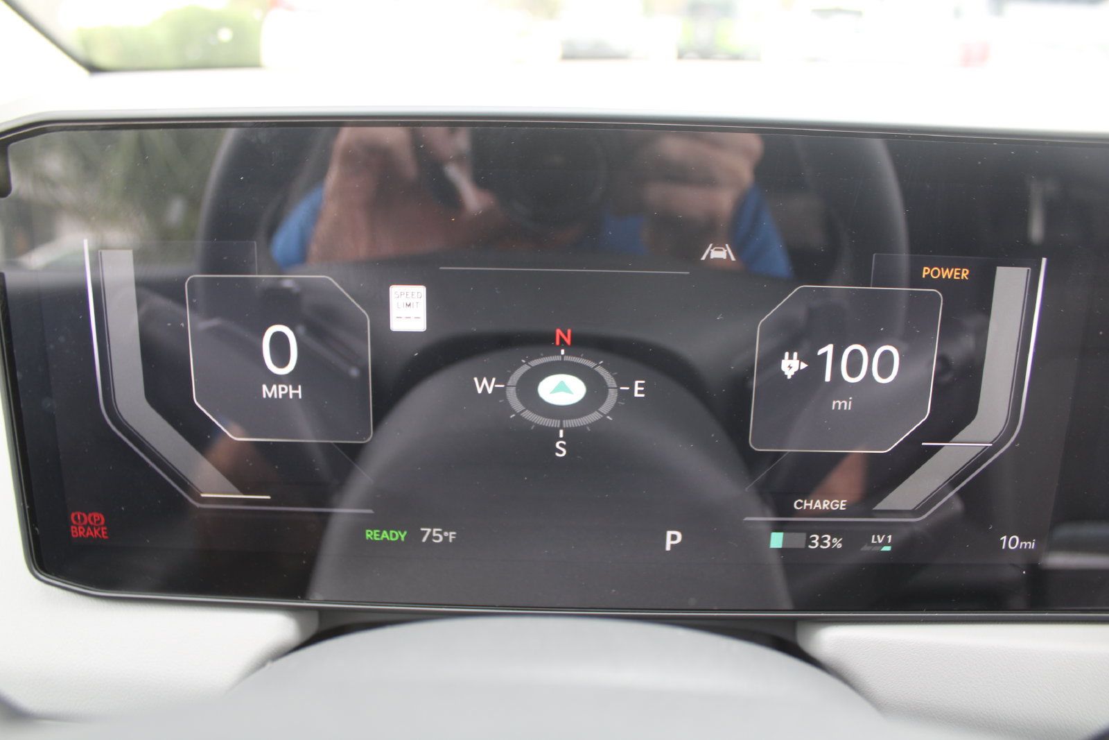 New 2027 Kia EV3 Wind FWD image 30