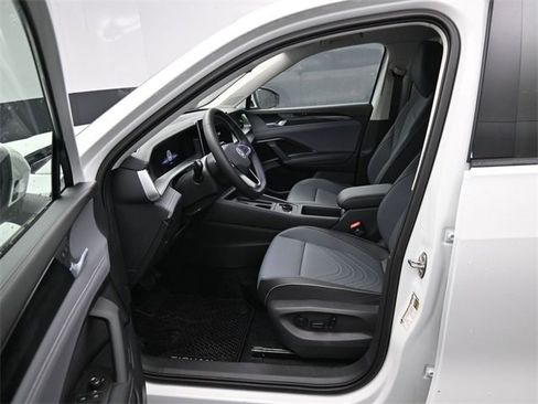 New 2026 Volkswagen Tiguan SE image 9