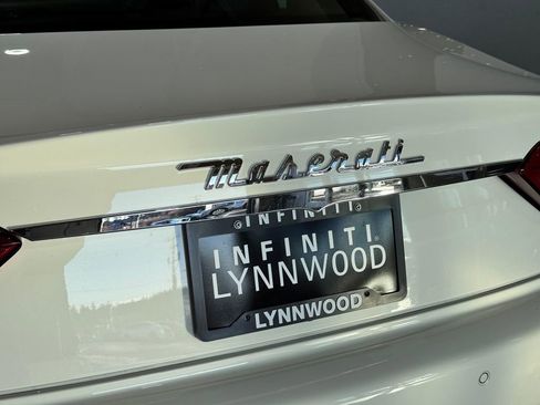 Used 2014 Maserati GranTurismo Sport image 27