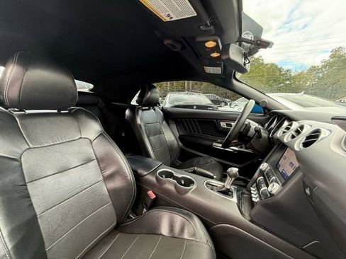 Used 2020 Ford Mustang Premium image 31