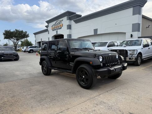 Used 2016 Jeep Wrangler Unlimited Sport AWD/4WD image 40
