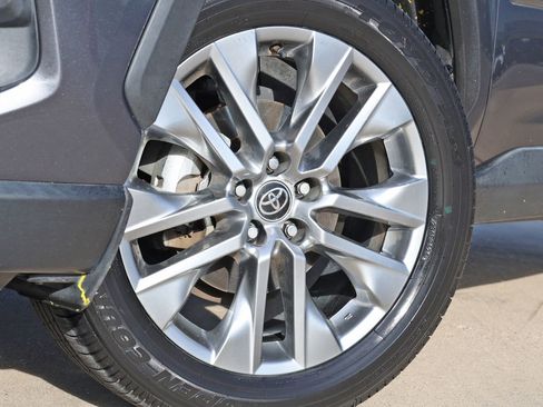 Used 2023 Toyota RAV4 XLE Premium image 13