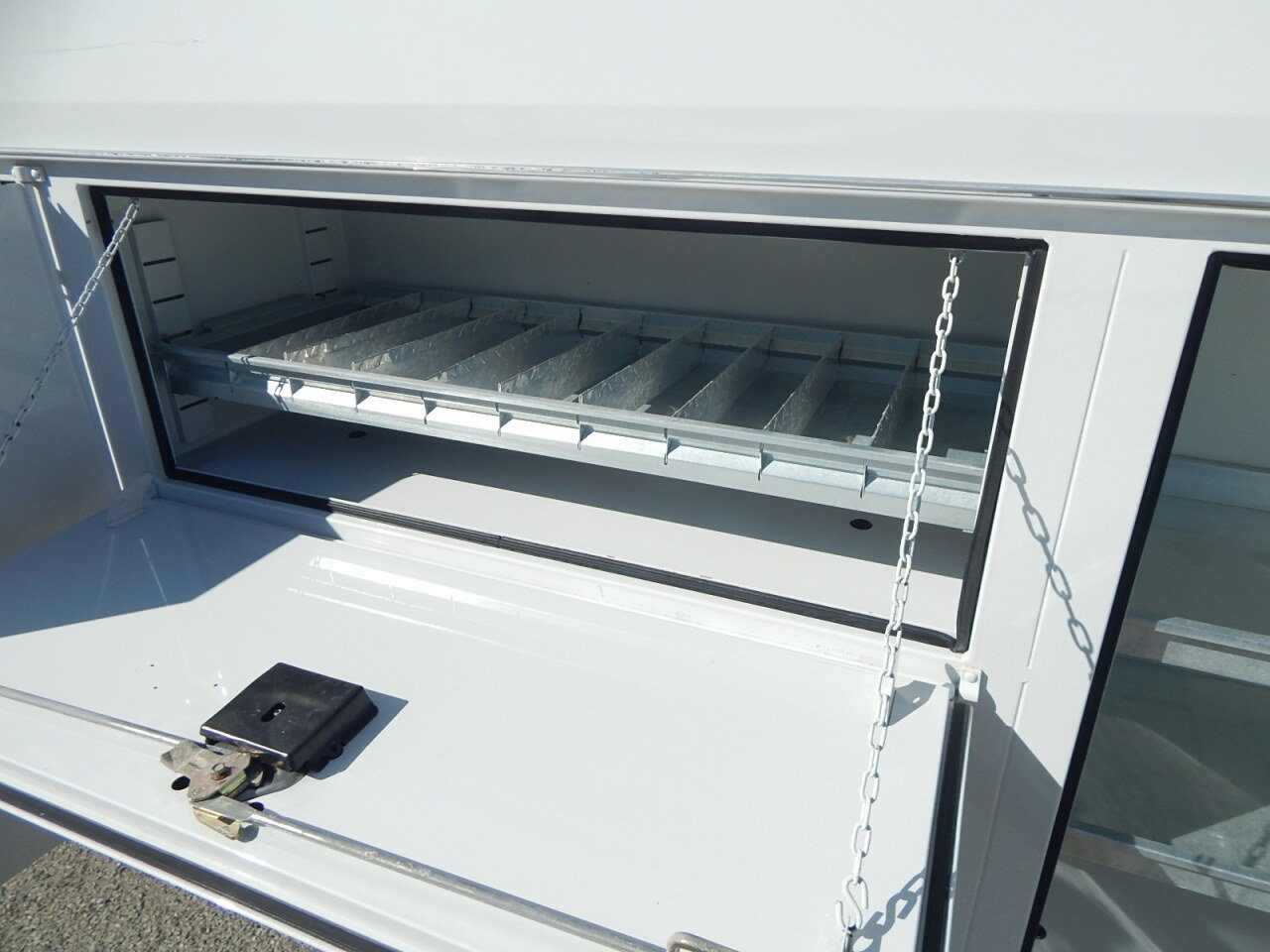 Used 2019 Ford Transit 350 138 DRW w/ Premium Package RWD image 13