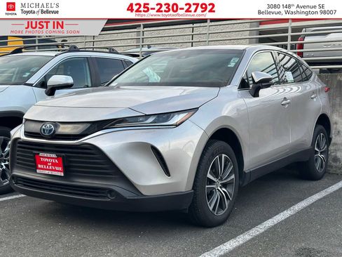 Used 2024 Toyota Venza LE image 1