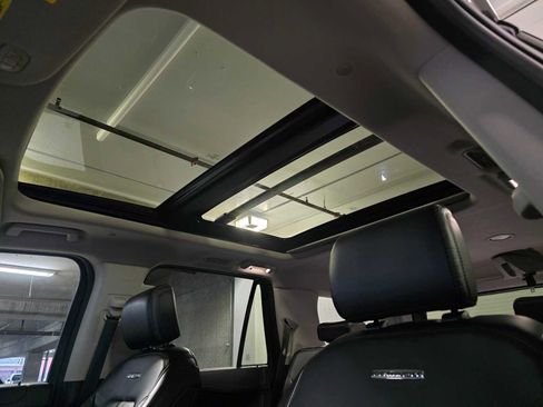Used 2020 Ford Expedition Platinum image 28