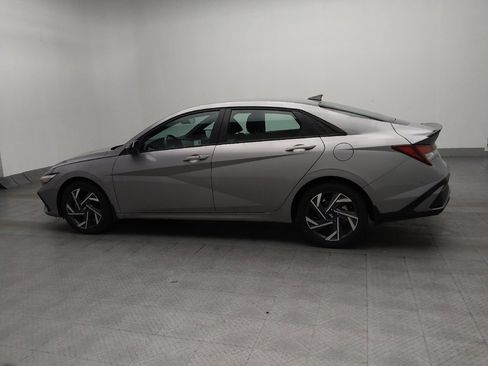 Used 2025 Hyundai Elantra Sport FWD image 3