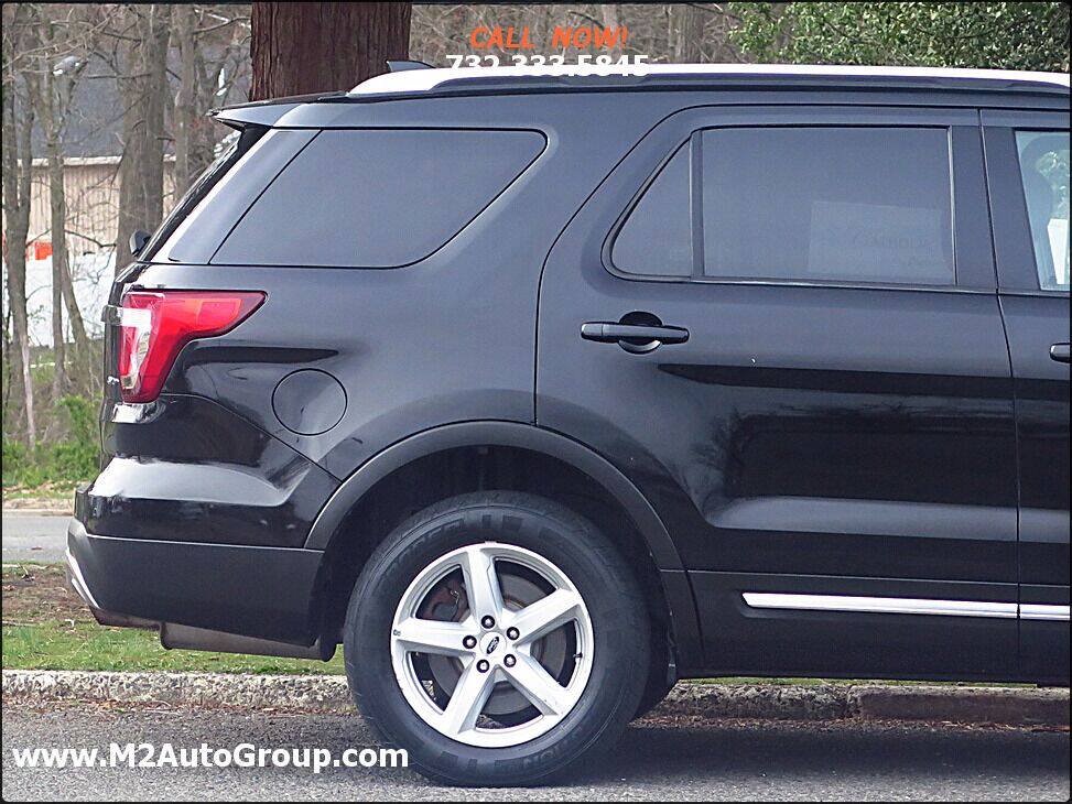 Used 2016 Ford Explorer XLT w/ Equipment Group 202A AWD/4WD image 22