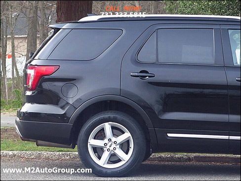 Used 2016 Ford Explorer XLT w/ Equipment Group 202A AWD/4WD image 22