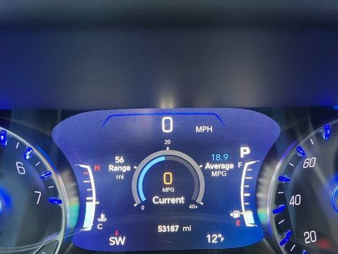 Used 2024 Chrysler Pacifica Touring-L image 5