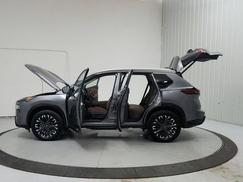 Used 2026 Nissan Rogue Platinum w/ Platinum Premium Package AWD/4WD image 12