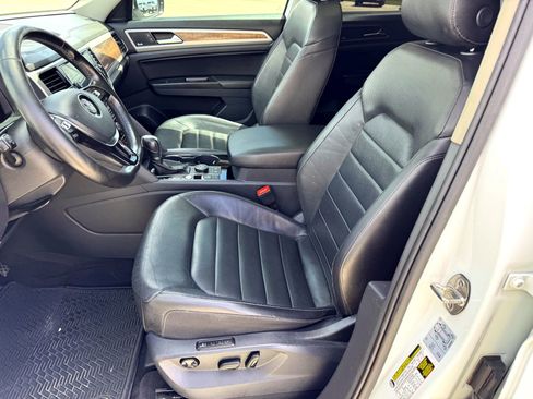 Used 2018 Volkswagen Atlas SEL Premium image 12