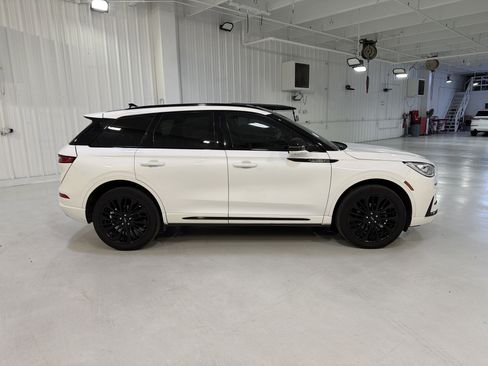 Used 2023 Lincoln Corsair Reserve w/ Equipment Group 201A image 6