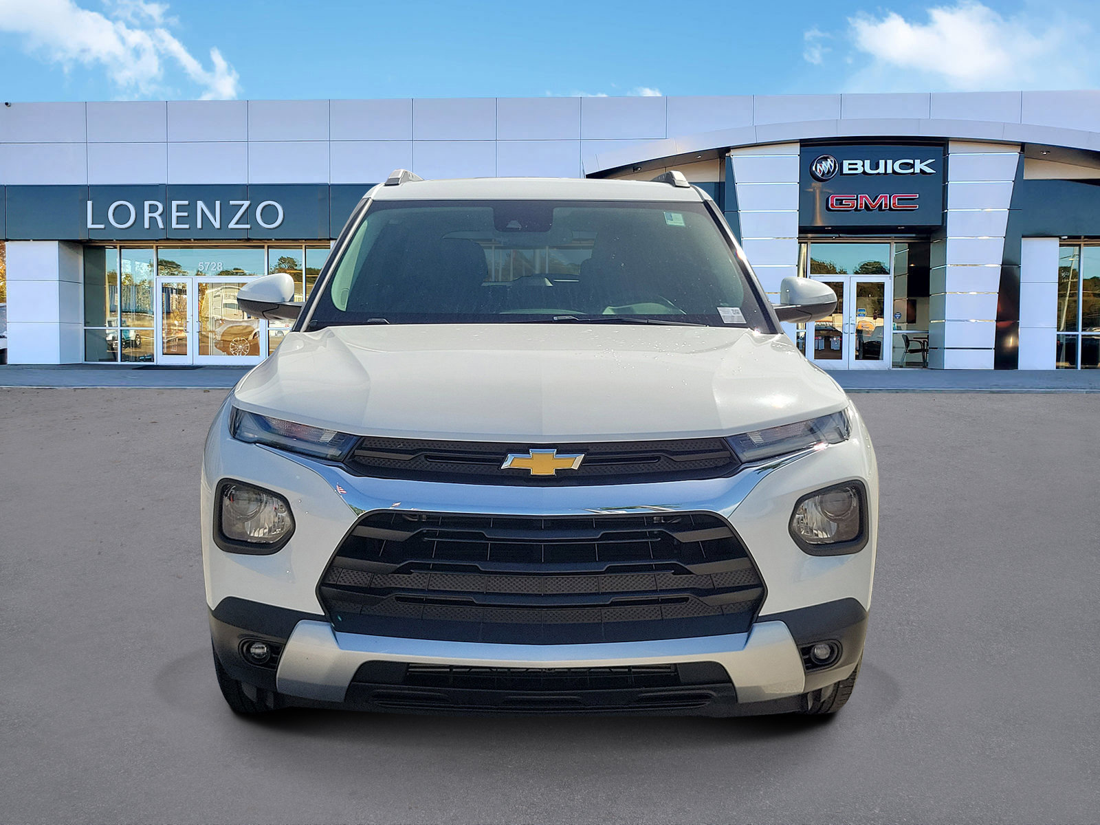 Used 2022 Chevrolet TrailBlazer LT w/ Convenience Package FWD image 2