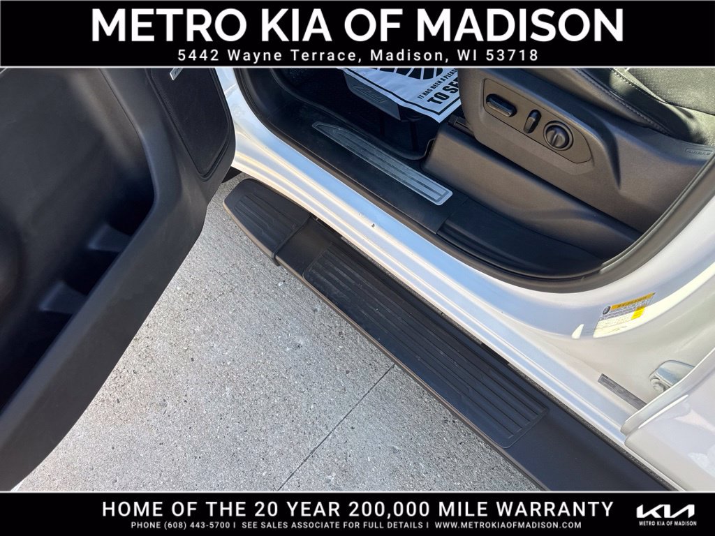 Used 2019 Chevrolet Silverado 1500 LTZ AWD/4WD image 12