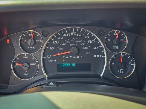 Used 2024 Chevrolet Express 2500 w/ Driver Convenience Package image 13