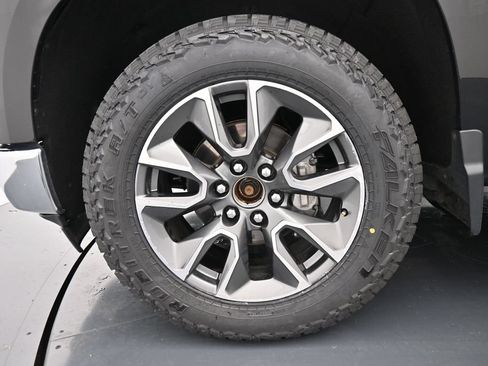 Used 2022 Chevrolet Silverado 1500 LT AWD/4WD image 14