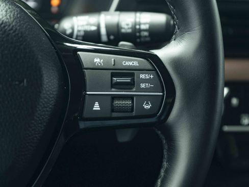Certified 2025 Honda Pilot Elite image 22