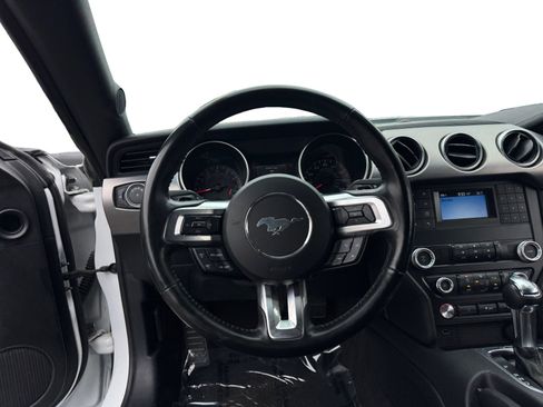 Used 2022 Ford Mustang GT RWD image 12
