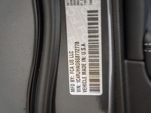 New 2025 Jeep Grand Cherokee Altitude image 37