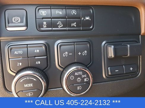 Used 2025 Chevrolet Tahoe High Country AWD/4WD image 16