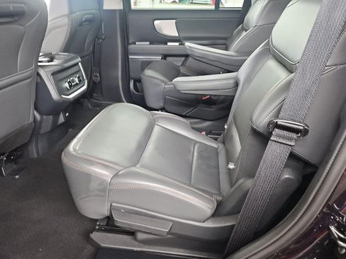 Used 2025 Ford Expedition Active AWD/4WD image 16