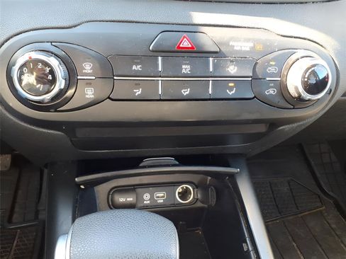 Used 2019 Kia Sorento LX image 28