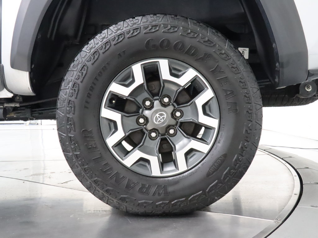 Used 2022 Toyota Tacoma TRD Off-Road AWD/4WD image 42