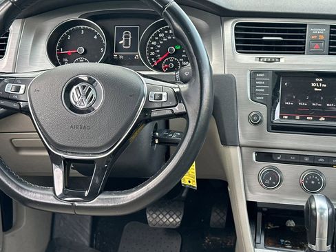 Used 2015 Volkswagen Golf TDI SE image 14