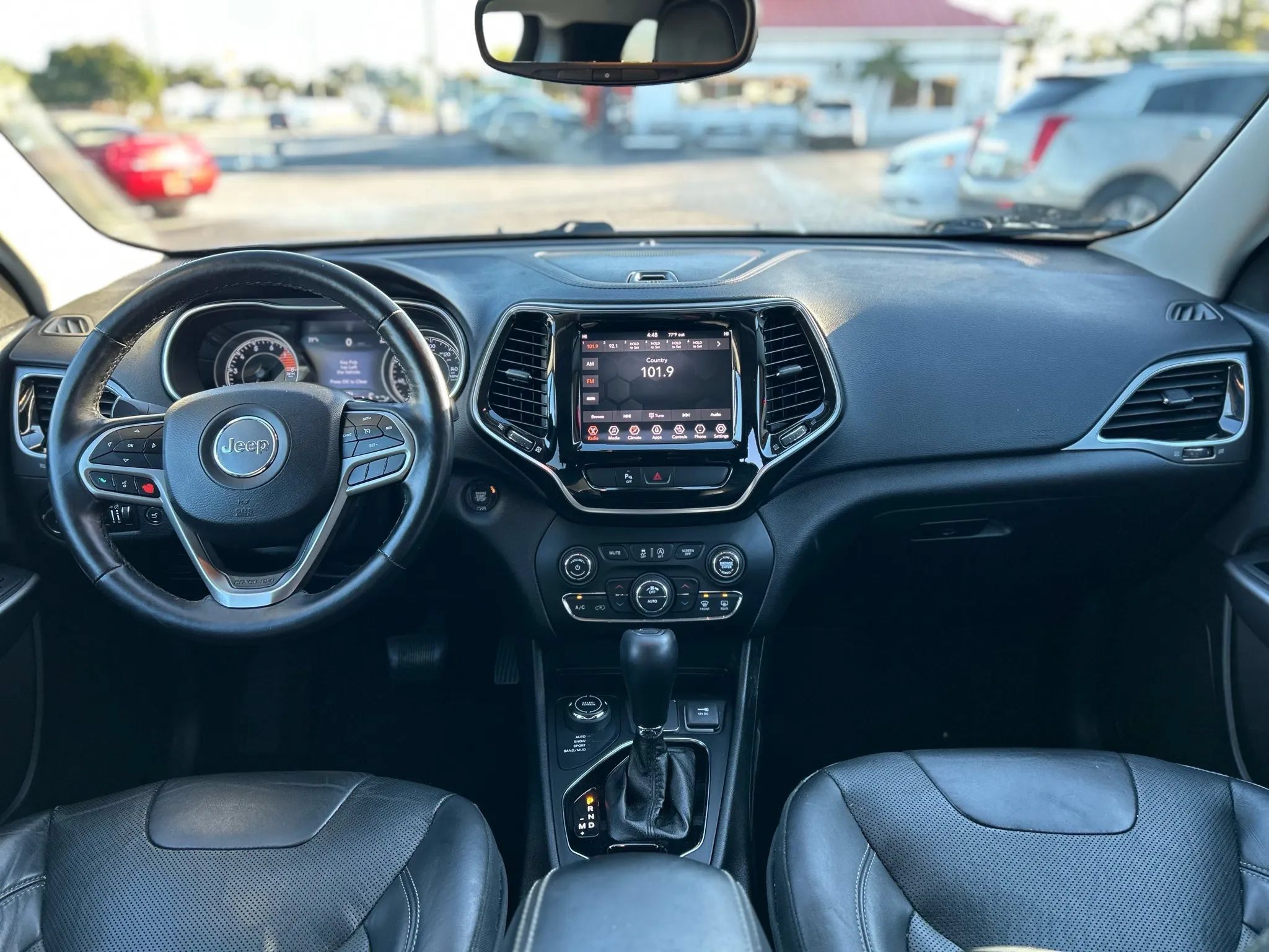 Used 2019 Jeep Cherokee Limited AWD/4WD image 17
