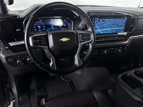 Used 2025 Chevrolet Silverado 1500 LT image 21