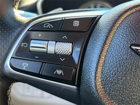 Used 2024 Genesis G70 2.5T image 32