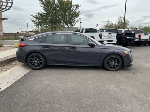 Used 2024 Honda Civic Sport Touring image 2