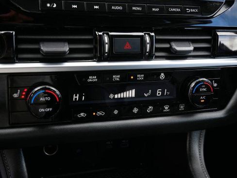 Certified 2023 Nissan Pathfinder SL w/ Black Appearance Package AWD/4WD image 18