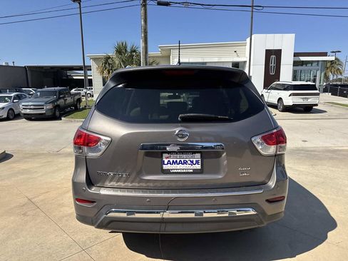 Used 2014 Nissan Pathfinder SL AWD/4WD image 7