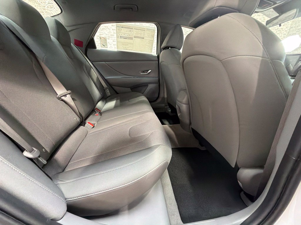New 2026 Hyundai Elantra SE FWD image 12
