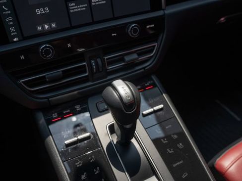 Certified 2023 Porsche Macan S AWD/4WD image 28