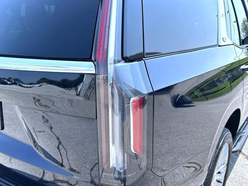 Certified 2023 Cadillac Escalade Premium Luxury AWD/4WD image 11