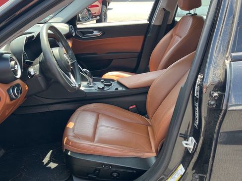 Used 2019 Alfa Romeo Giulia AWD image 10