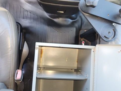 Used 2014 Chevrolet Express 2500 image 34