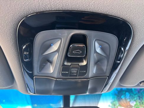 Used 2014 Hyundai Azera Limited w/ Option Group 02 FWD image 24