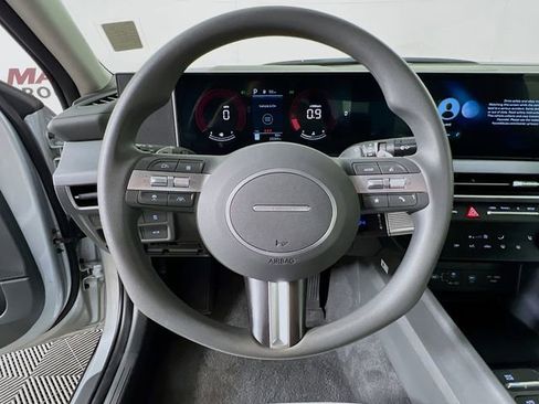 Used 2025 Hyundai Sonata SEL FWD image 12